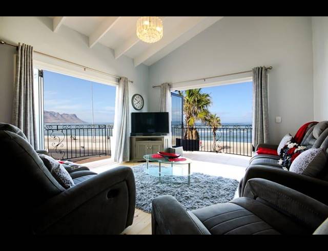 11 BEDROOM HOUSE FOR SALE IN STRAND NORTH